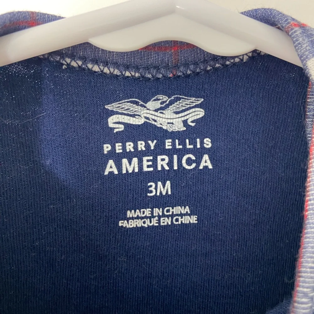 EUC Perry Ellis‎ baby unisex navy blue plaid pocket long sleeve onesie 3 months